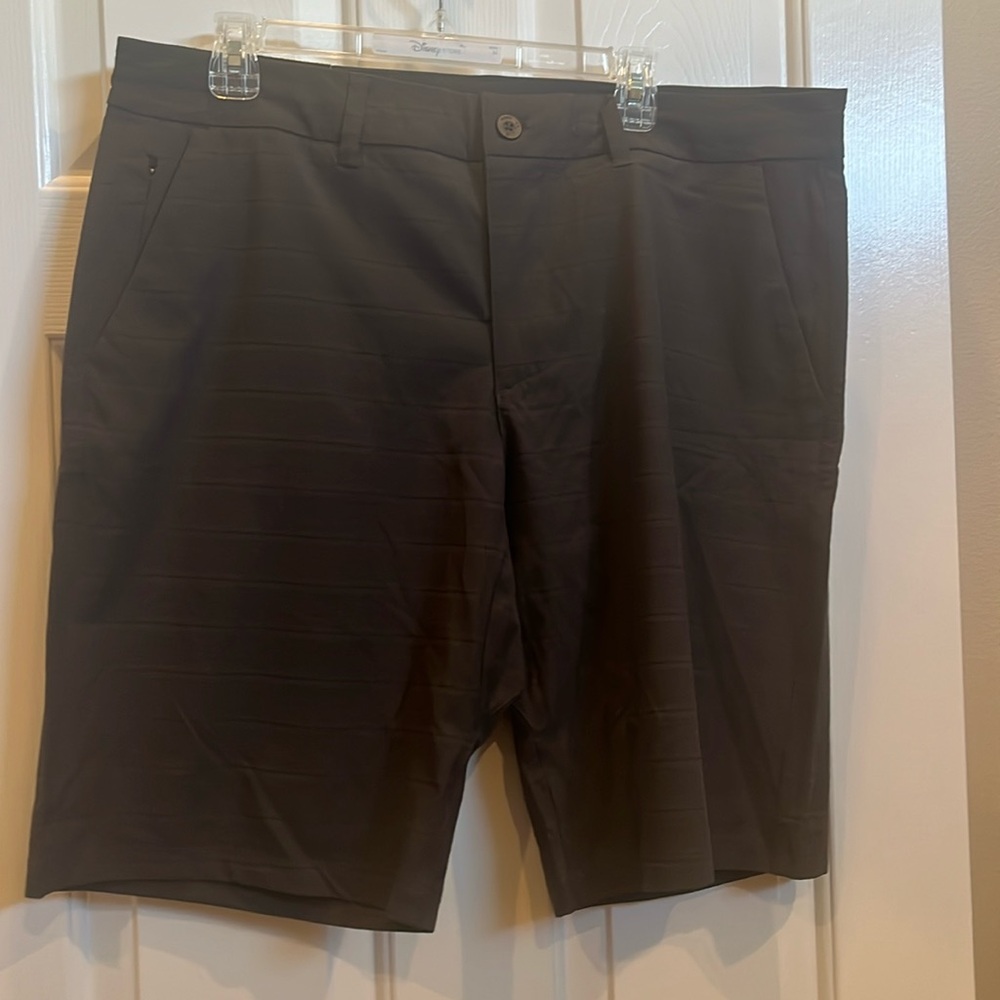 Men’s hang ten shorts